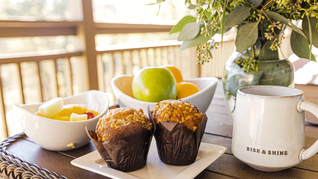 Complimentary continental breakfast service in rustic dining room at Sierra Sky Ranch boutique hotel near Yosemite South Entrance